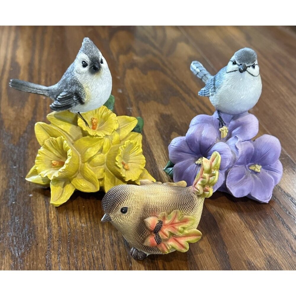 Lot Of‎ 3 Colorful Resin Birds With Flowers Blue Jay+++